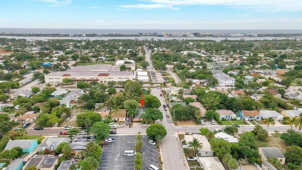 出租: $2,000 (2 贝兹, 1 浴室, 685 平方英尺)