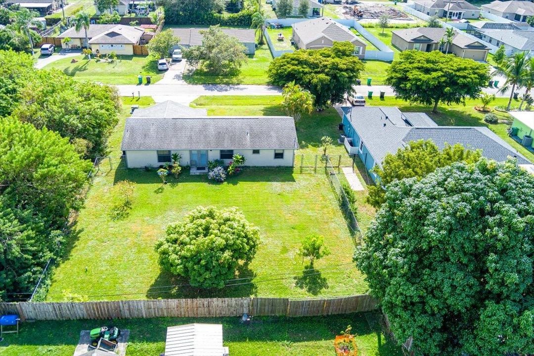 Active With Contract: $299,900 (3 beds, 2 baths, 1128 Square Feet)