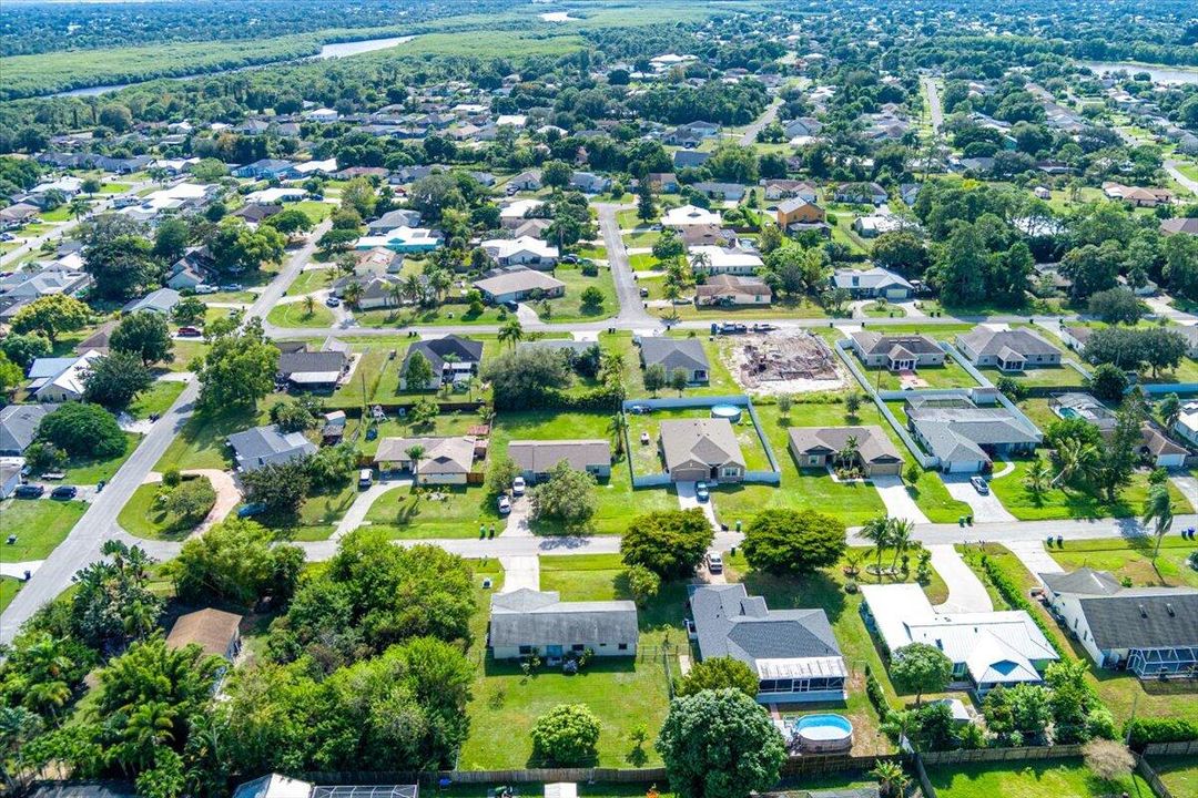 Active With Contract: $299,900 (3 beds, 2 baths, 1128 Square Feet)