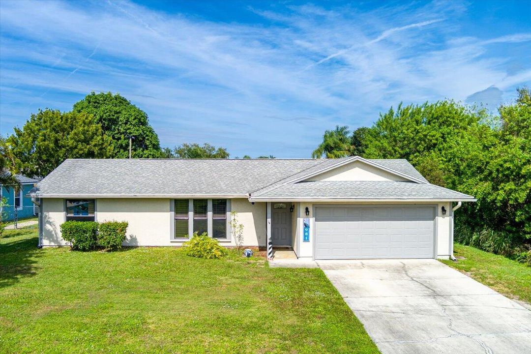 Active With Contract: $299,900 (3 beds, 2 baths, 1128 Square Feet)