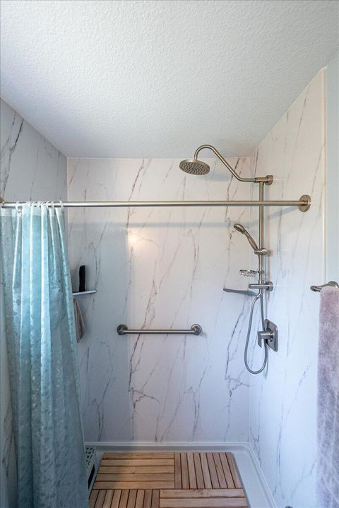 Active With Contract: $299,900 (3 beds, 2 baths, 1128 Square Feet)