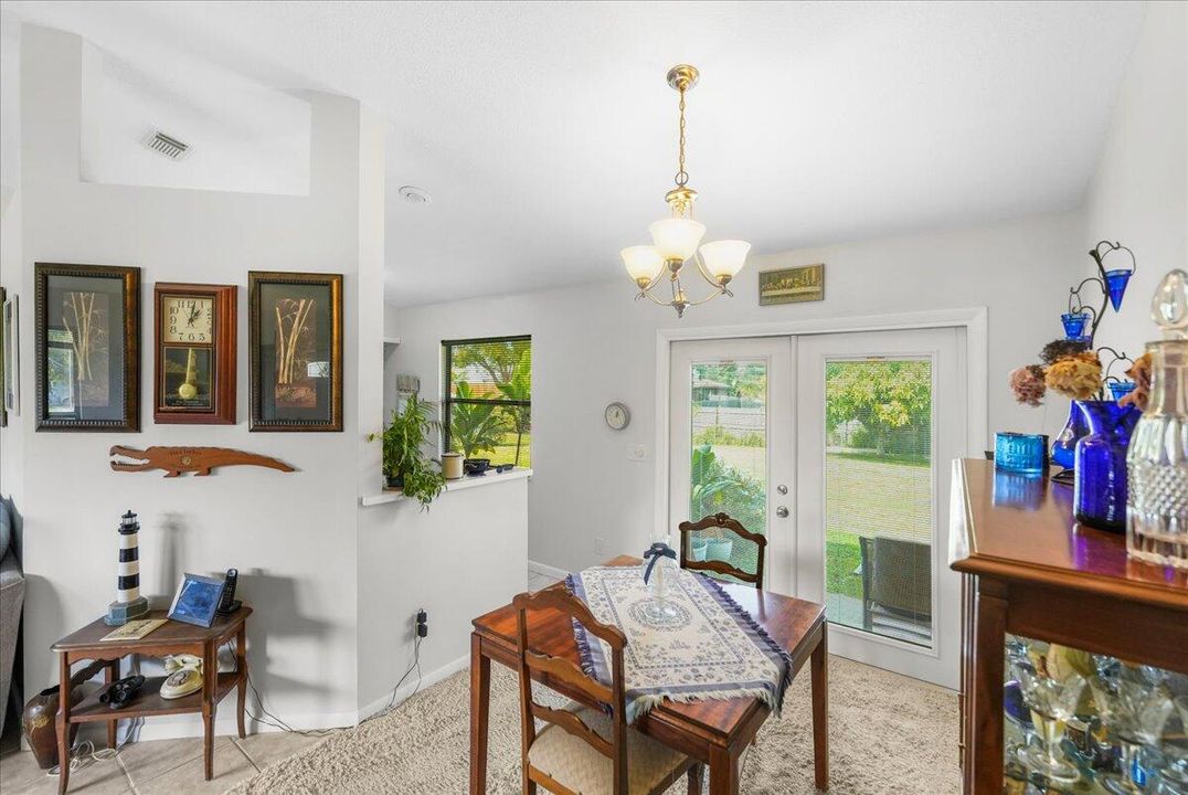 Active With Contract: $299,900 (3 beds, 2 baths, 1128 Square Feet)