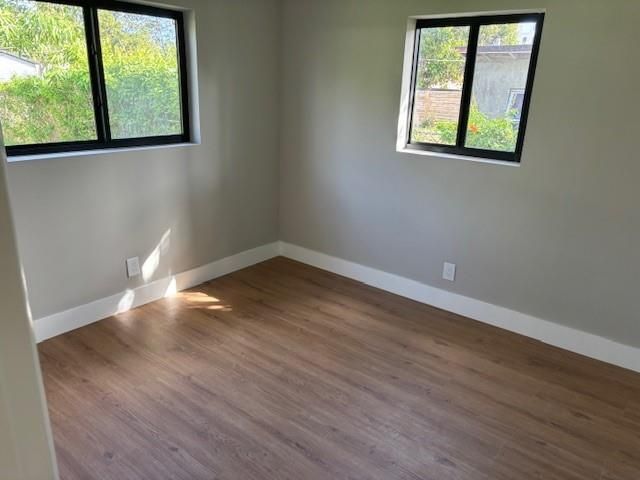 For Rent: $2,350 (2 beds, 1 baths, 963 Square Feet)