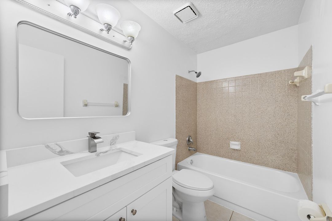 待售: $315,000 (2 贝兹, 2 浴室, 912 平方英尺)