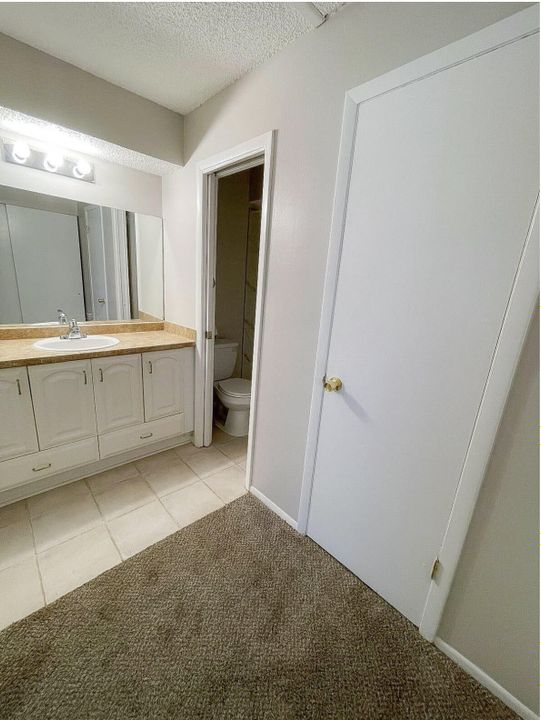 出租: $1,600 (2 贝兹, 2 浴室, 1078 平方英尺)