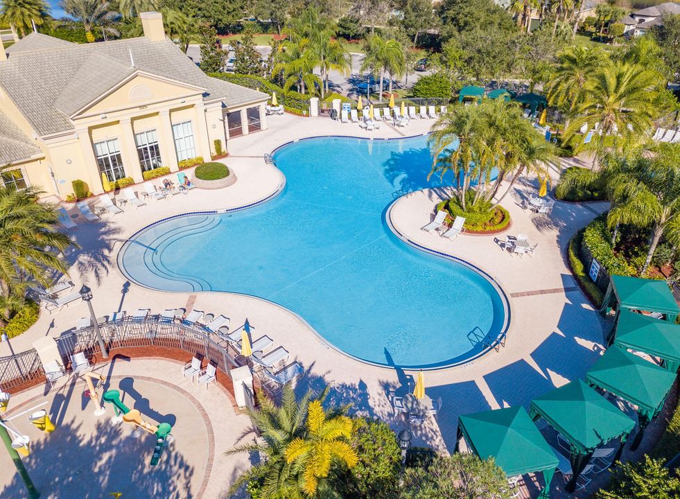 For Sale: $545,000 (5 beds, 2 baths, 2772 Square Feet)