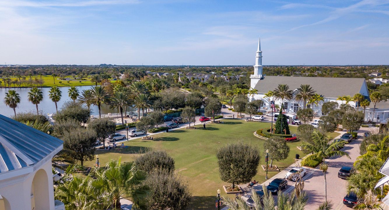 For Sale: $545,000 (5 beds, 2 baths, 2772 Square Feet)