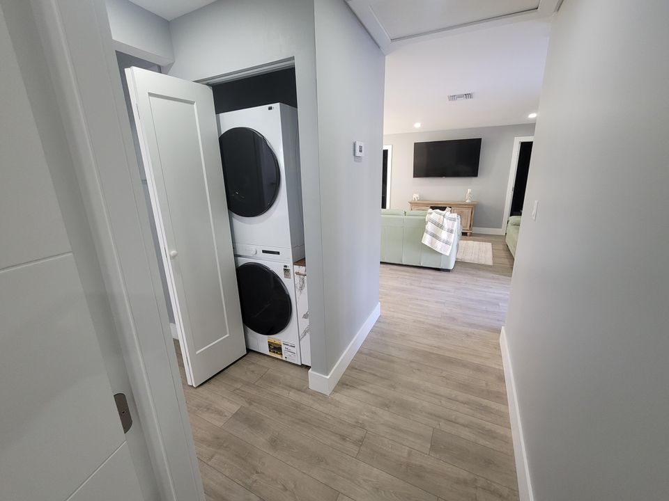 出租: $4,800 (4 贝兹, 4 浴室, 1900 平方英尺)