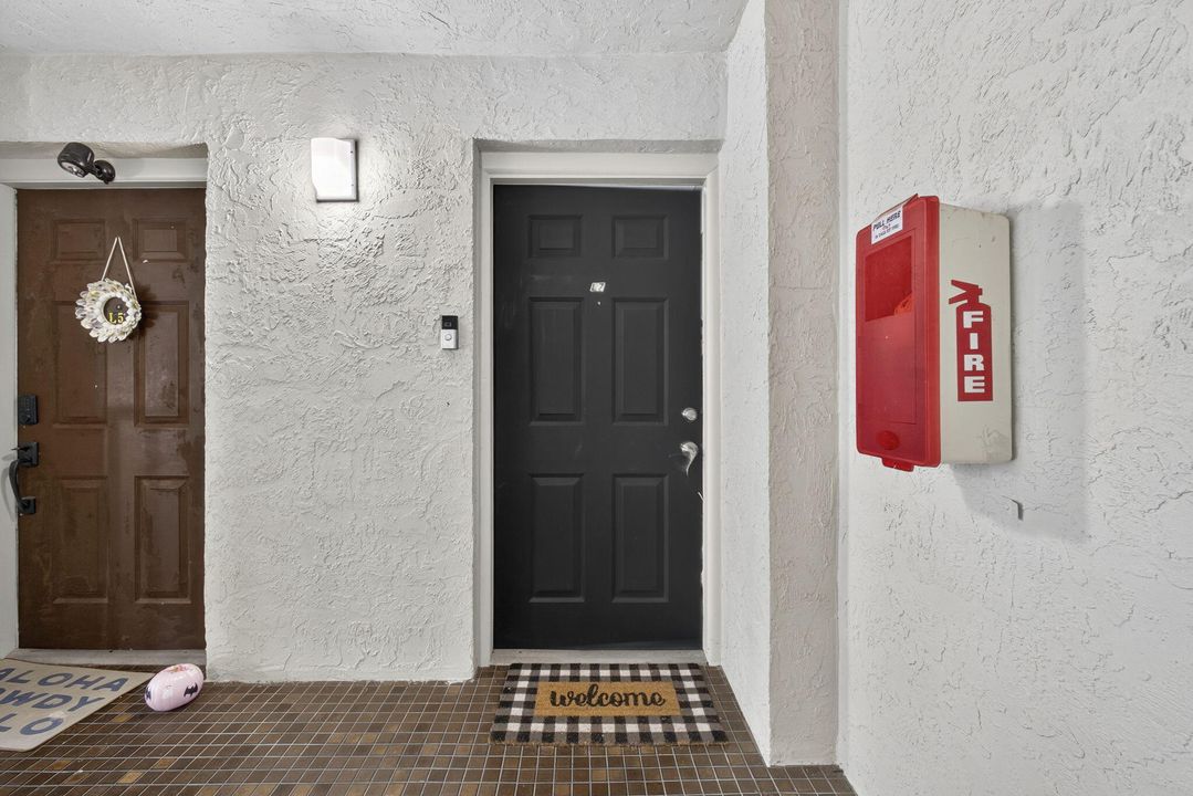 На продажу: $300,000 (2 спален, 2 ванн, 1100 Квадратных фут)