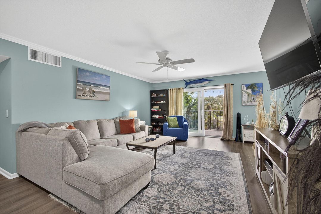 На продажу: $300,000 (2 спален, 2 ванн, 1100 Квадратных фут)