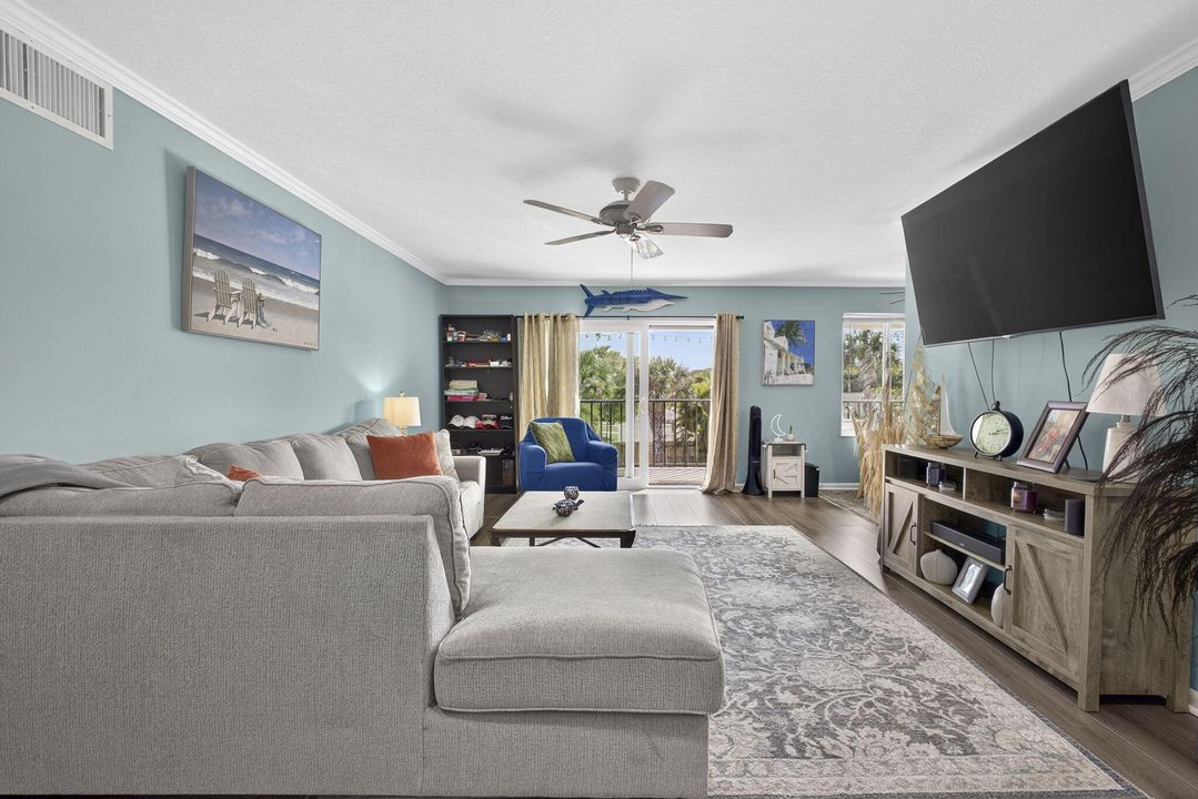 На продажу: $300,000 (2 спален, 2 ванн, 1100 Квадратных фут)