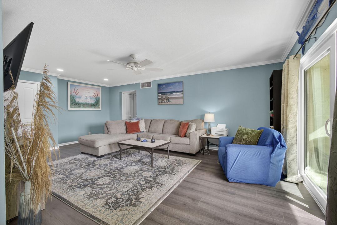 На продажу: $300,000 (2 спален, 2 ванн, 1100 Квадратных фут)