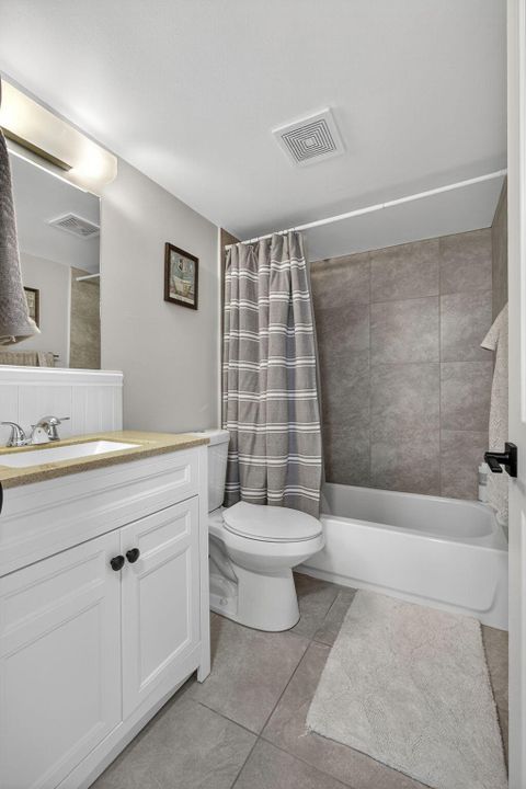 На продажу: $300,000 (2 спален, 2 ванн, 1100 Квадратных фут)