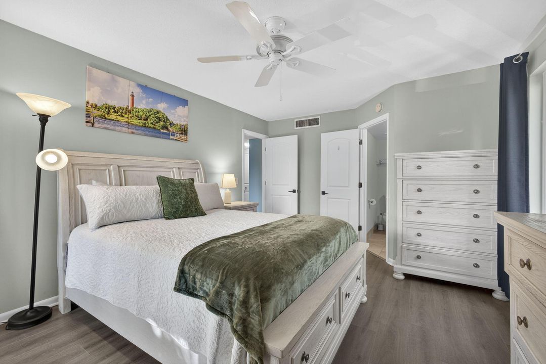 На продажу: $300,000 (2 спален, 2 ванн, 1100 Квадратных фут)