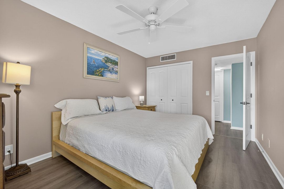 На продажу: $300,000 (2 спален, 2 ванн, 1100 Квадратных фут)