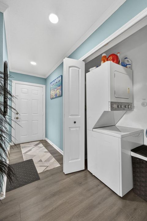 На продажу: $300,000 (2 спален, 2 ванн, 1100 Квадратных фут)