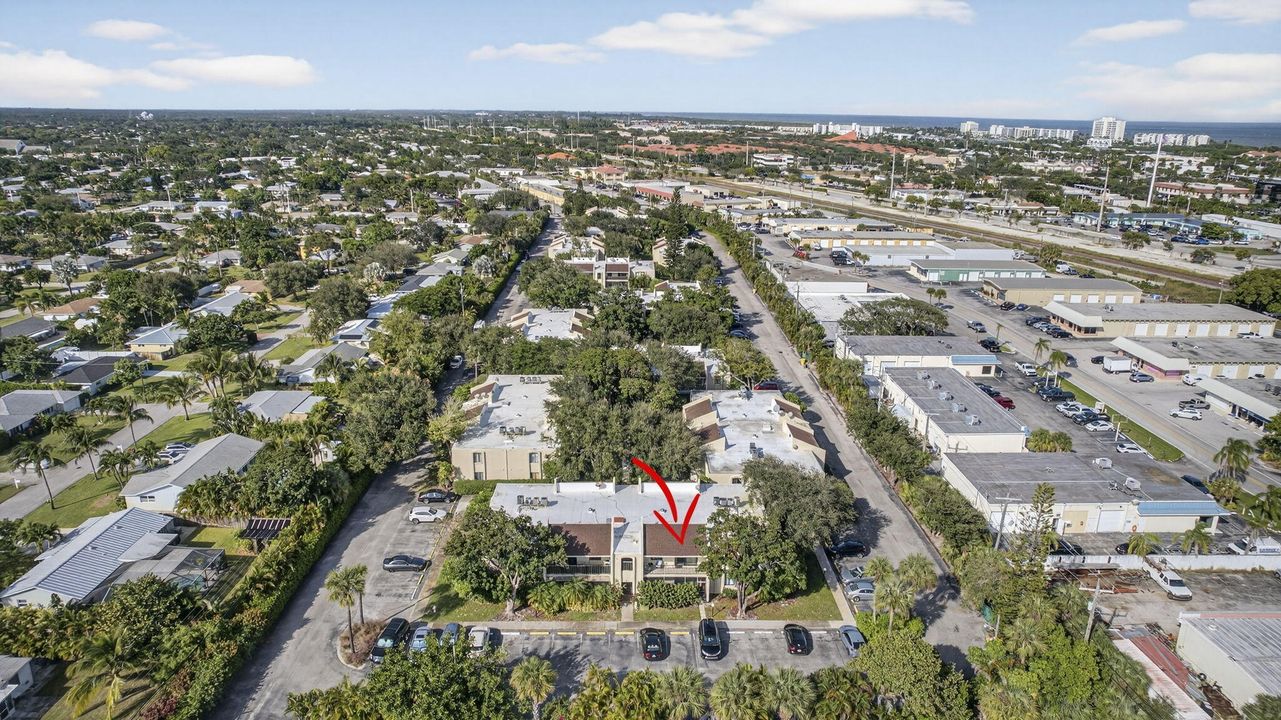 На продажу: $300,000 (2 спален, 2 ванн, 1100 Квадратных фут)