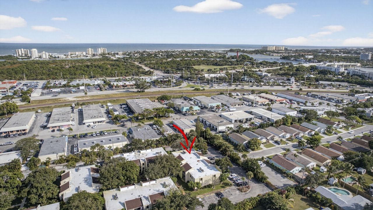 На продажу: $300,000 (2 спален, 2 ванн, 1100 Квадратных фут)