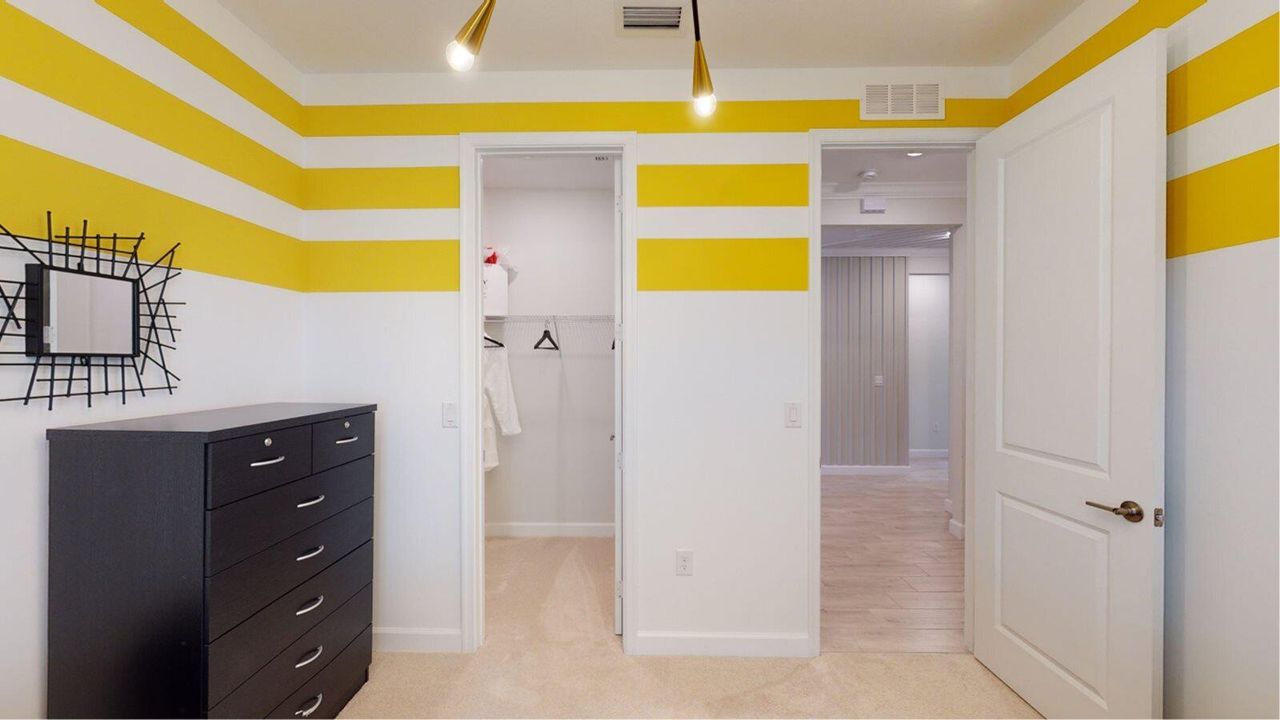 Под контрактом: $401,646 (3 спален, 2 ванн, 1693 Квадратных фут)