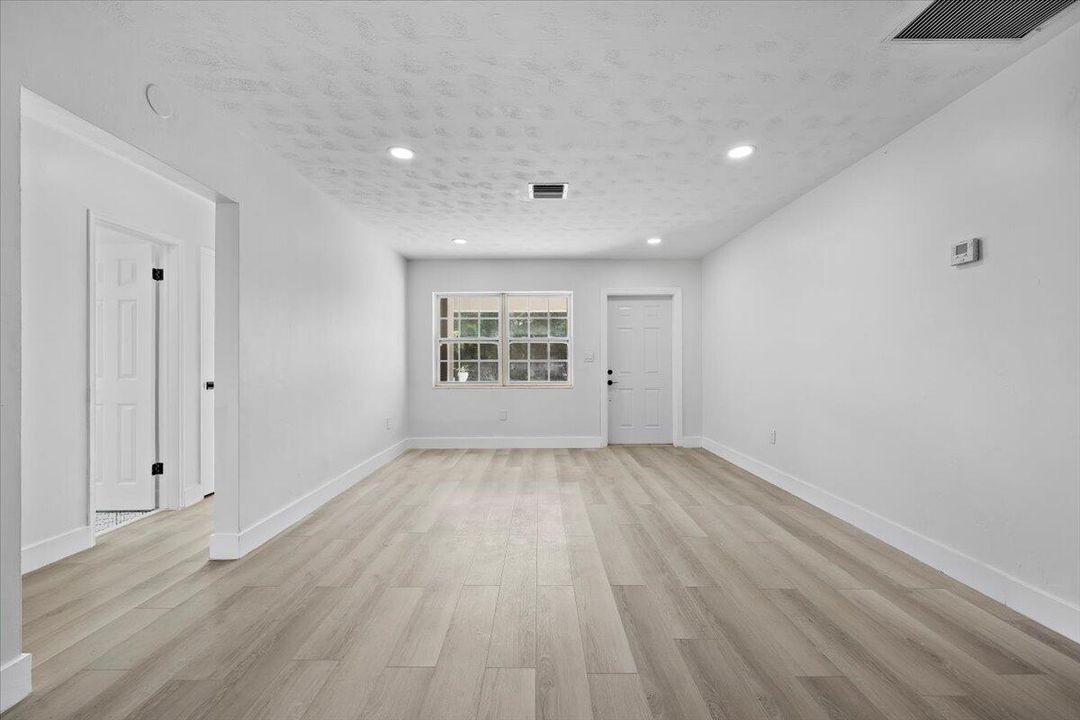 待售: $469,000 (5 贝兹, 3 浴室, 1620 平方英尺)