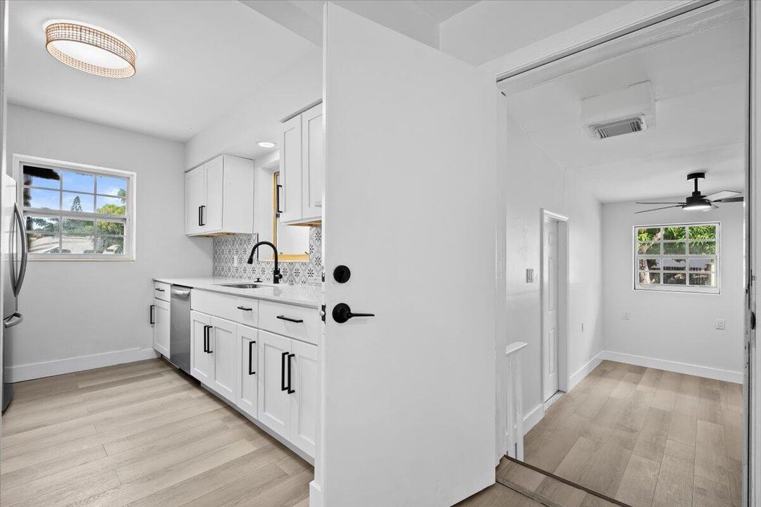 待售: $469,000 (5 贝兹, 3 浴室, 1620 平方英尺)