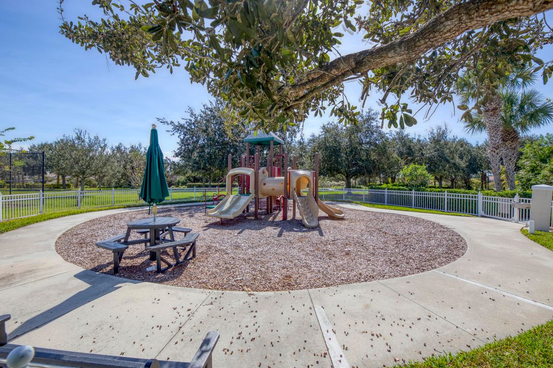 На продажу: $290,000 (2 спален, 2 ванн, 1526 Квадратных фут)