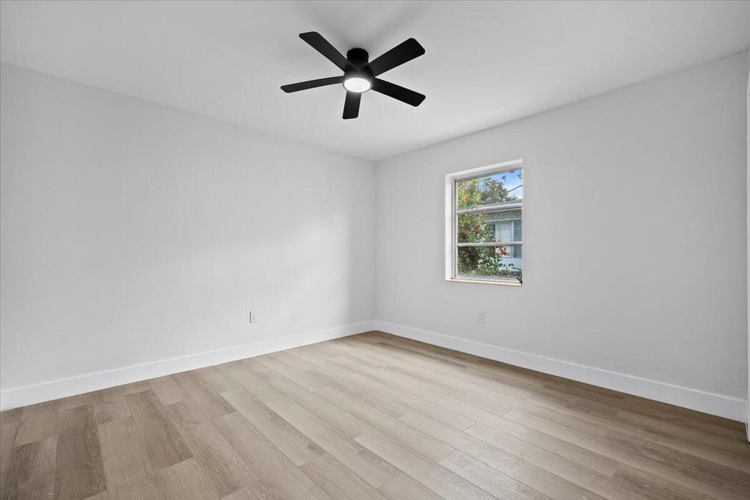 待售: $469,000 (5 贝兹, 3 浴室, 1620 平方英尺)