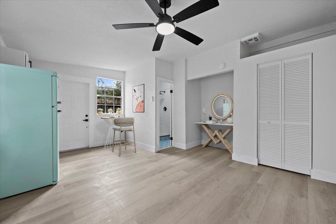 待售: $469,000 (5 贝兹, 3 浴室, 1620 平方英尺)