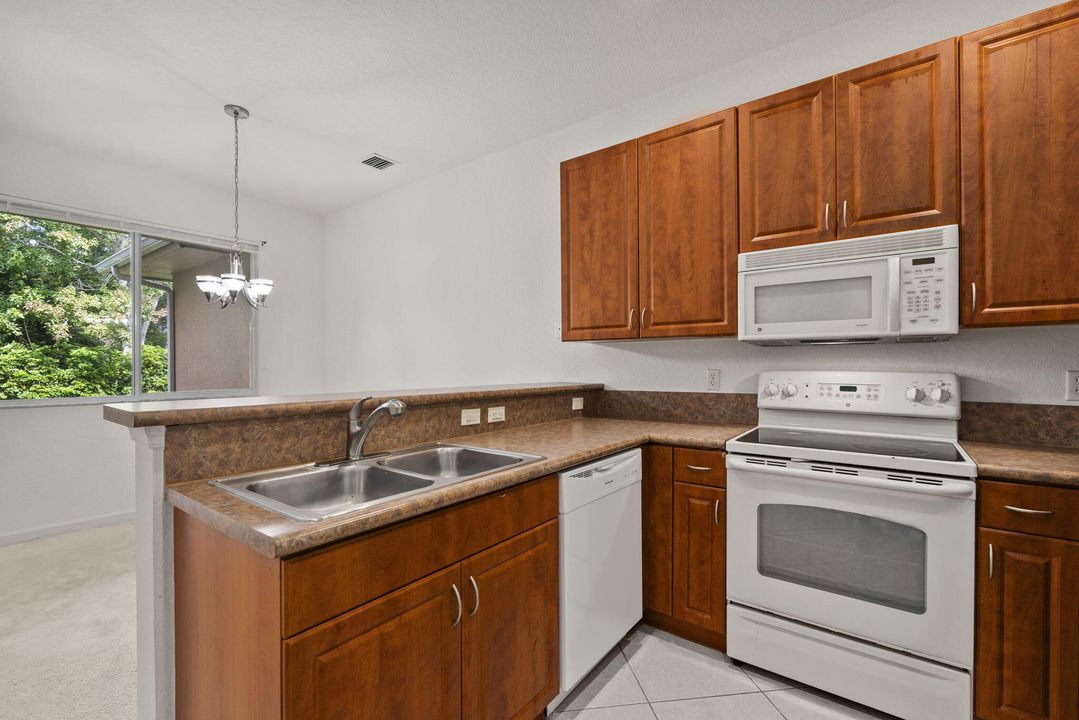 For Sale: $213,678 (3 beds, 2 baths, 1698 Square Feet)