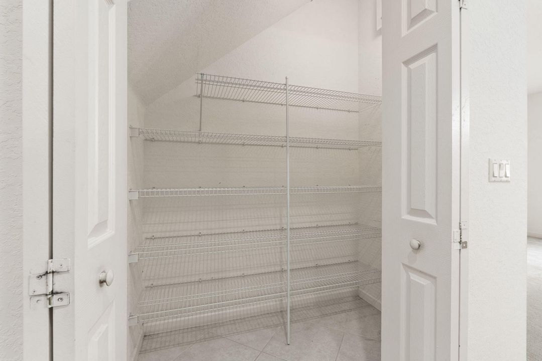 For Sale: $213,678 (3 beds, 2 baths, 1698 Square Feet)