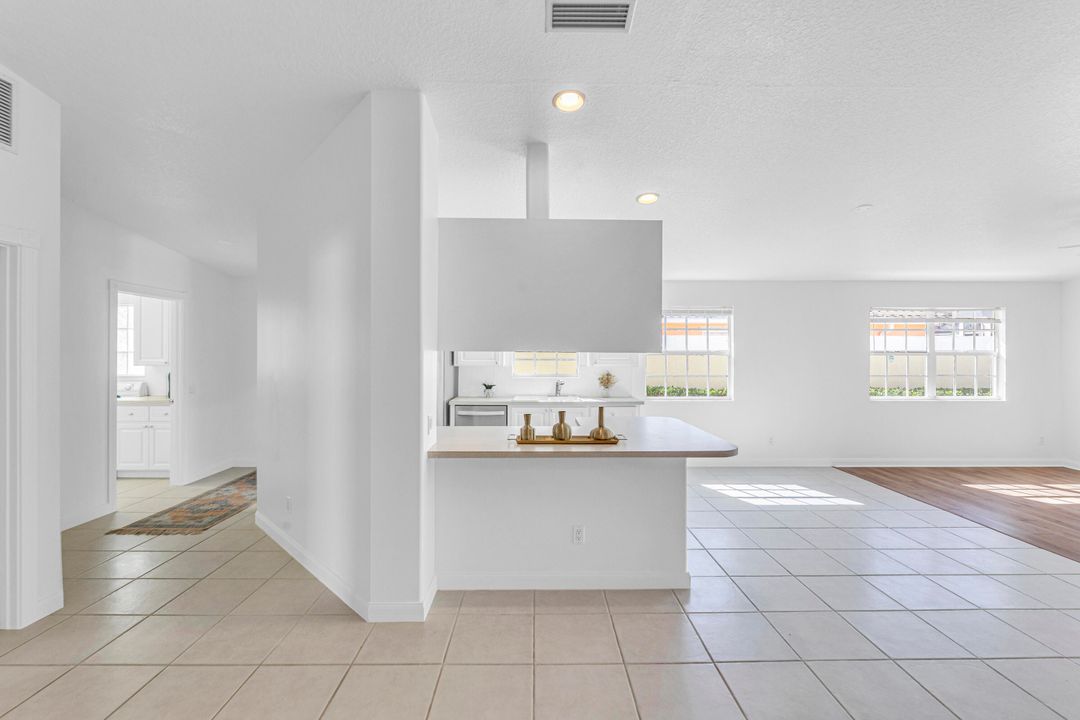 На продажу: $290,000 (2 спален, 2 ванн, 1526 Квадратных фут)