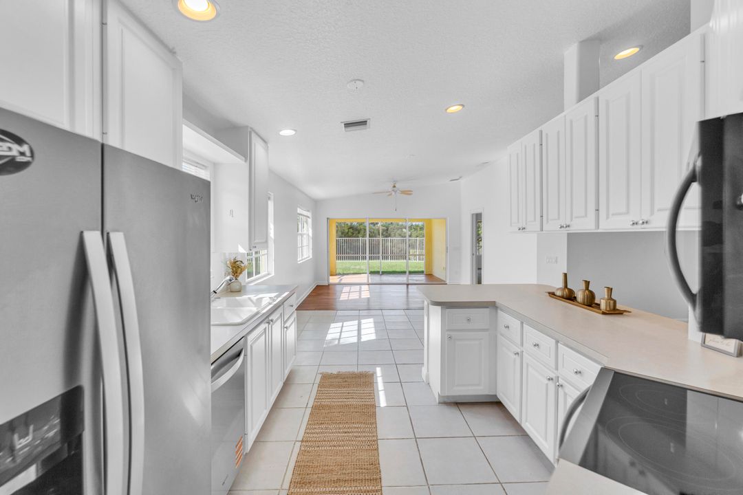 На продажу: $290,000 (2 спален, 2 ванн, 1526 Квадратных фут)