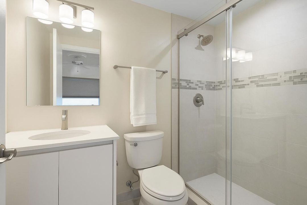 For Sale: $265,000 (2 beds, 2 baths, 1000 Square Feet)