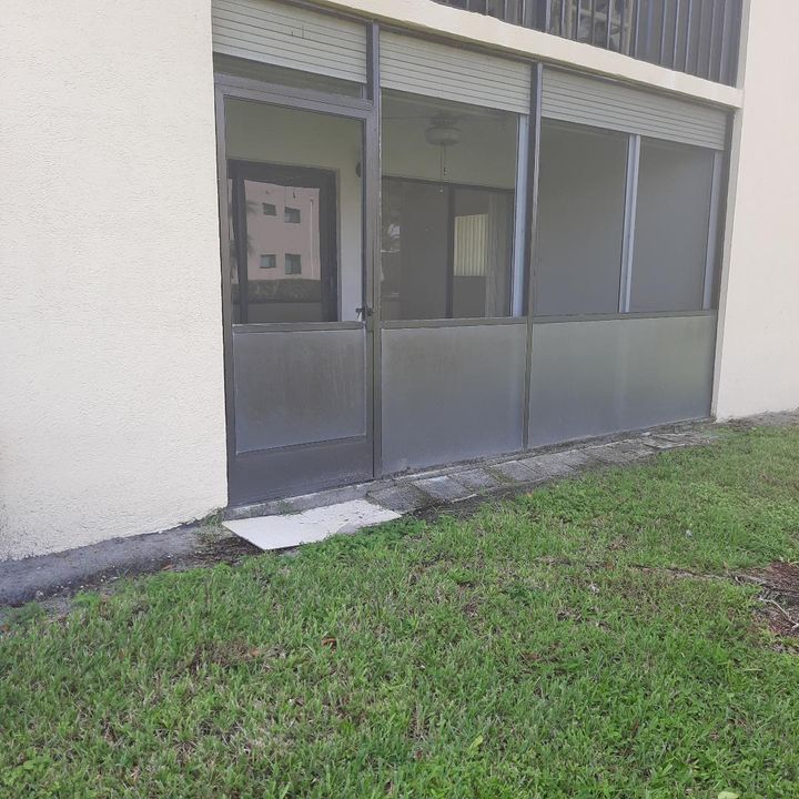 待售: $149,900 (2 贝兹, 2 浴室, 900 平方英尺)