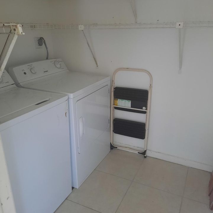 待售: $149,900 (2 贝兹, 2 浴室, 900 平方英尺)