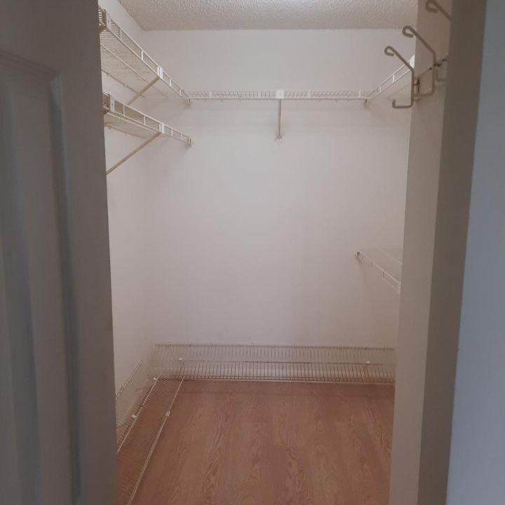 待售: $149,900 (2 贝兹, 2 浴室, 900 平方英尺)