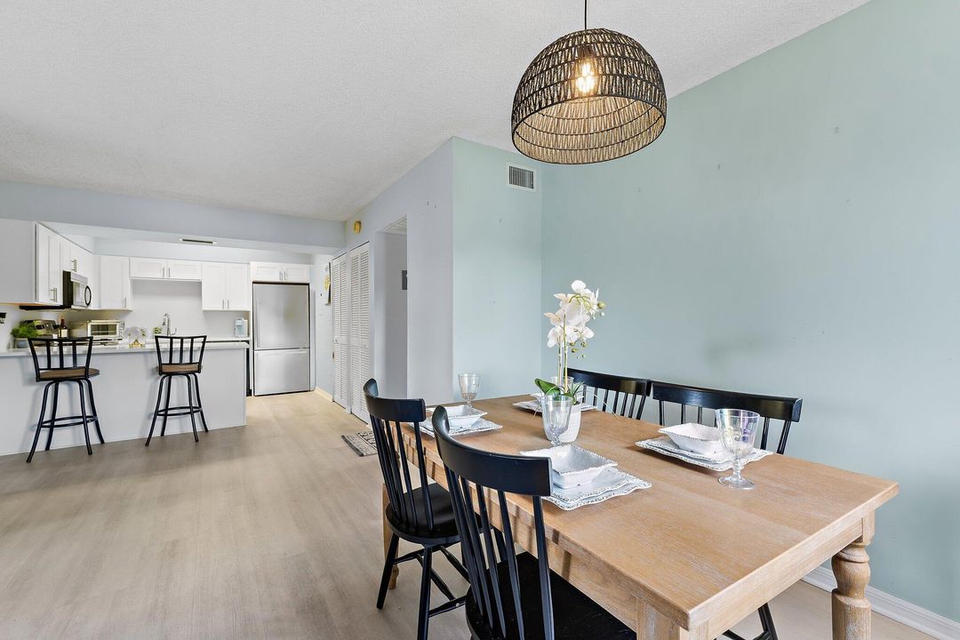 На продажу: $179,900 (3 спален, 2 ванн, 1116 Квадратных фут)