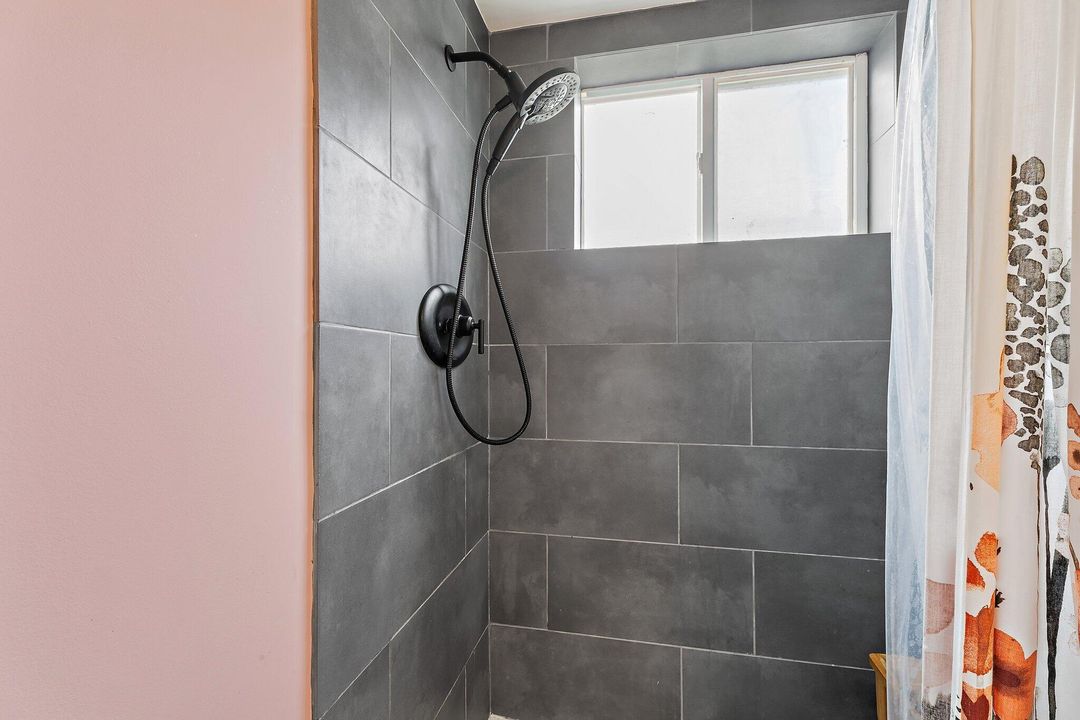 На продажу: $179,900 (3 спален, 2 ванн, 1116 Квадратных фут)