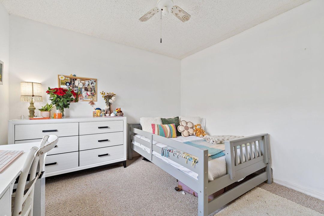 На продажу: $179,900 (3 спален, 2 ванн, 1116 Квадратных фут)