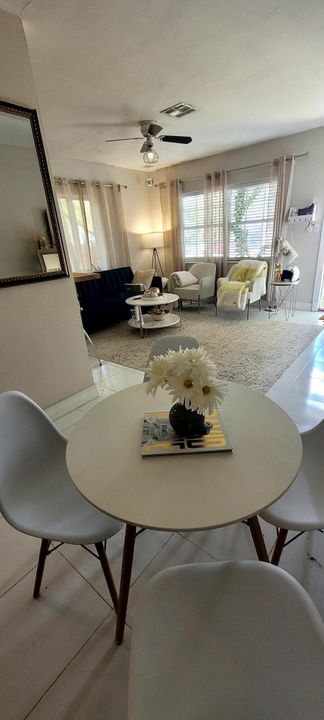 En Renta: $1,950 (1 camas, 1 baños, 700 Pies cuadrados)