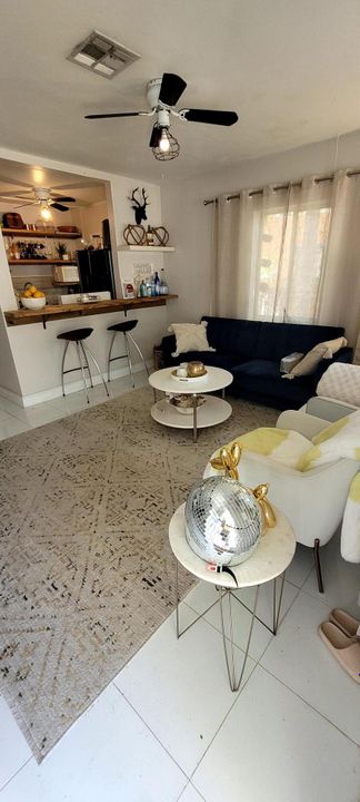 En Renta: $1,950 (1 camas, 1 baños, 700 Pies cuadrados)