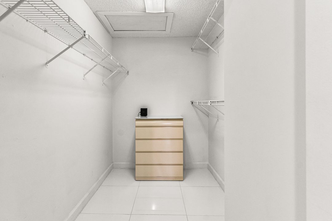 For Sale: $374,900 (2 beds, 2 baths, 1654 Square Feet)