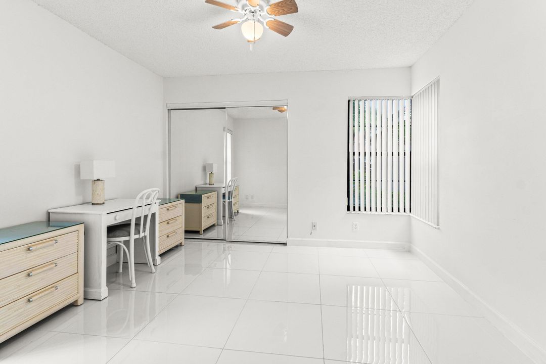 For Sale: $374,900 (2 beds, 2 baths, 1654 Square Feet)