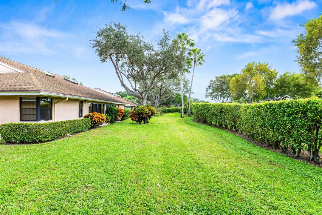 For Sale: $374,900 (2 beds, 2 baths, 1654 Square Feet)