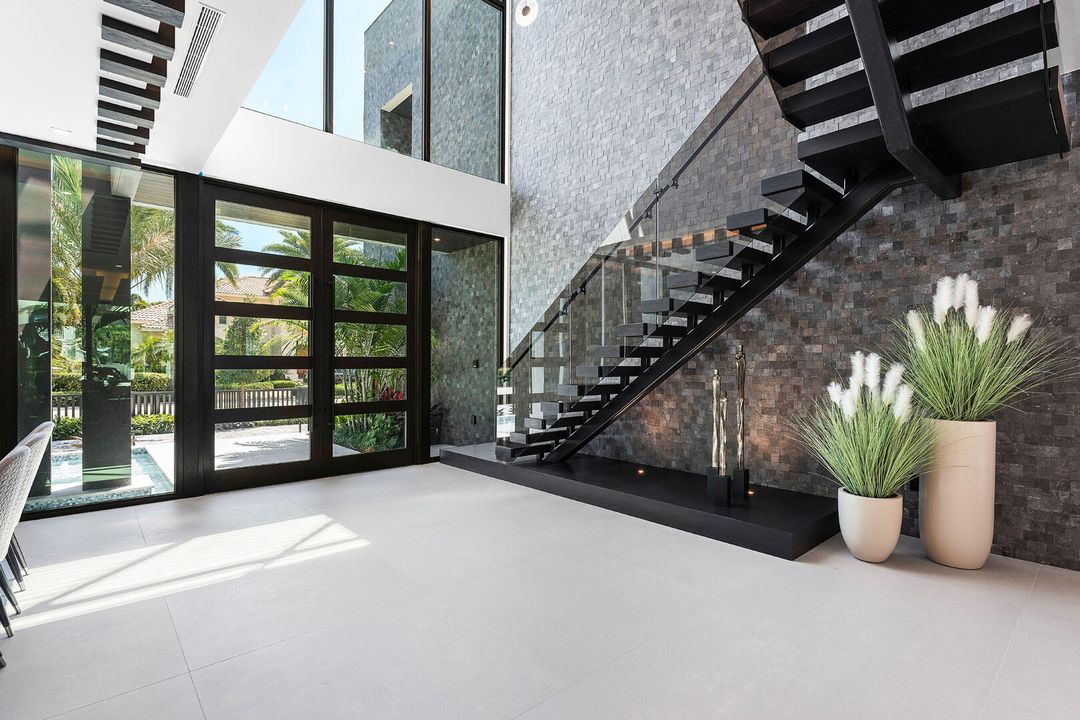 For Sale: $23,000,000 (6 beds, 7 baths, 9540 Square Feet)