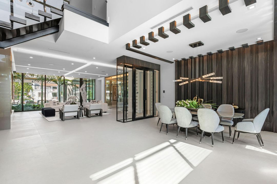 For Sale: $23,000,000 (6 beds, 7 baths, 9540 Square Feet)