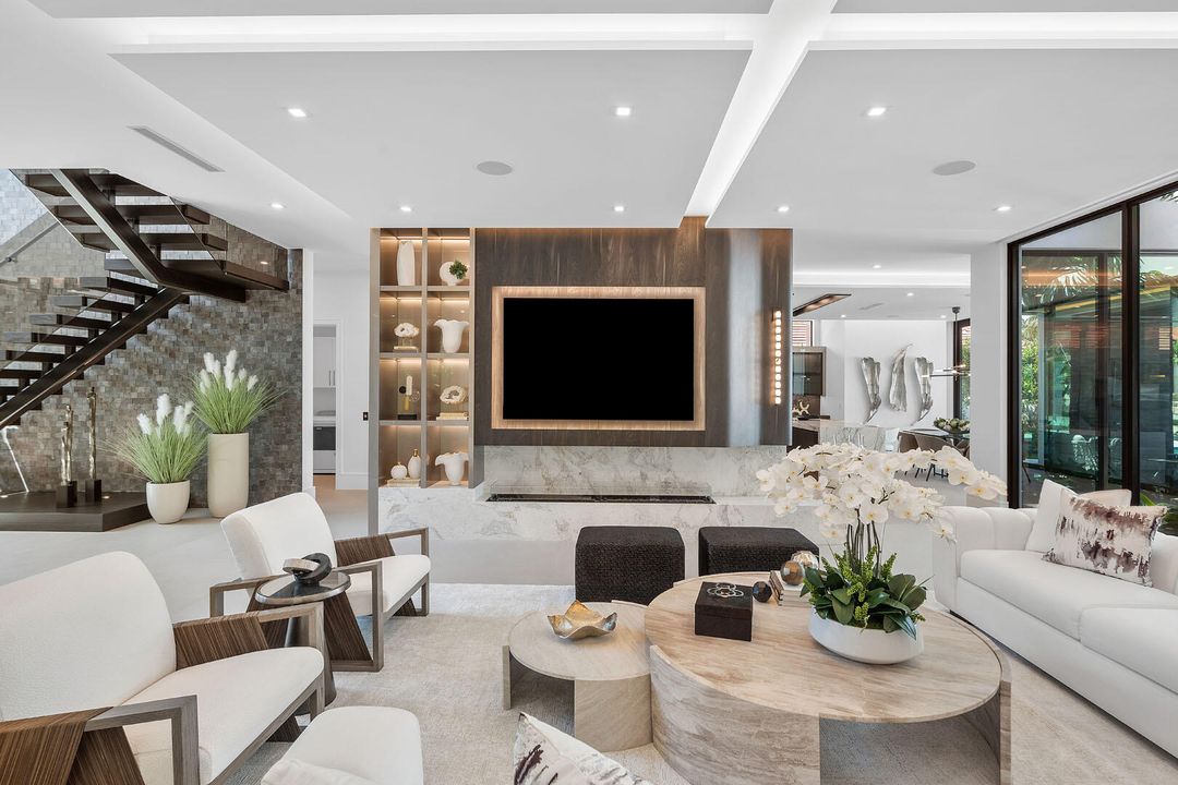 For Sale: $23,000,000 (6 beds, 7 baths, 9540 Square Feet)