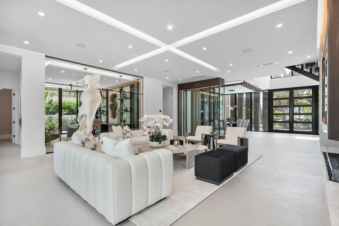 For Sale: $23,000,000 (6 beds, 7 baths, 9540 Square Feet)