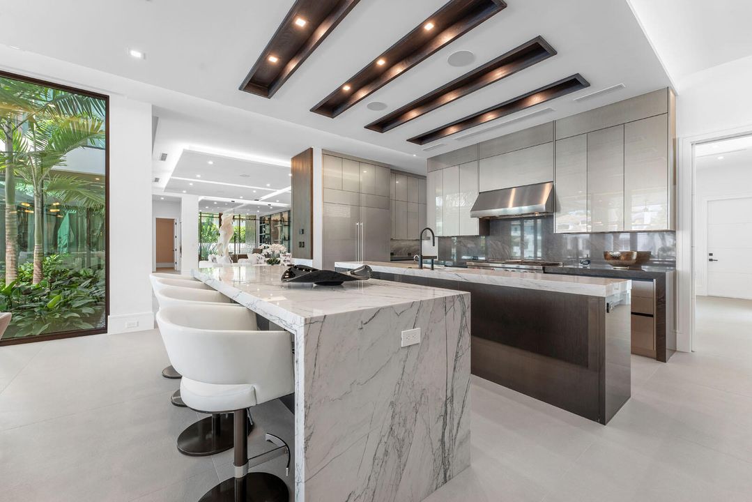 For Sale: $23,000,000 (6 beds, 7 baths, 9540 Square Feet)