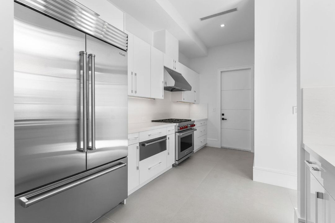 For Sale: $23,000,000 (6 beds, 7 baths, 9540 Square Feet)